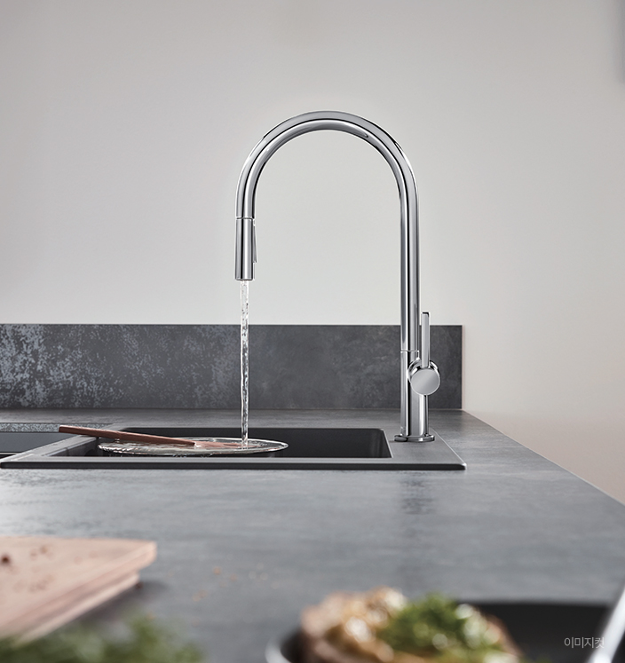 센텀 르엘 모델하우스 주방 디테일 이미지, 프리미엄 스테인리스 싱크볼 적용 장면